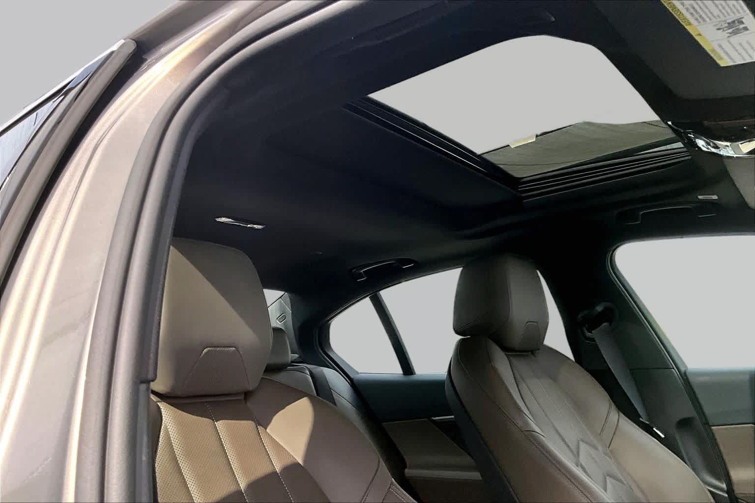Used 2025 BMW 530i w/ Premium Package RWD image 14