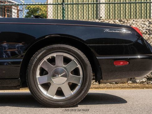 Used 2003 Ford Thunderbird RWD image 5