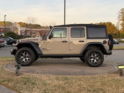 Used 2022 Jeep Wrangler Unlimited Rubicon w/ Cold Weather Group image 4