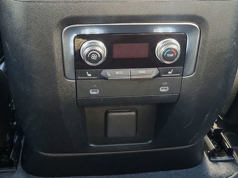 Used 2023 GMC Yukon XL Denali image 22