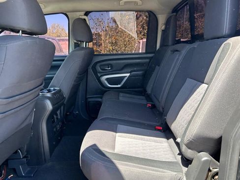 Used 2022 Nissan Titan SV RWD image 25