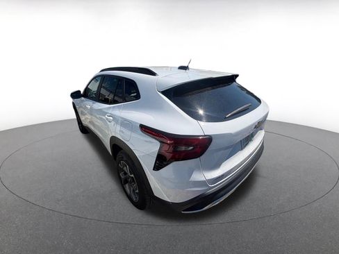 Used 2025 Chevrolet Trax LT image 6