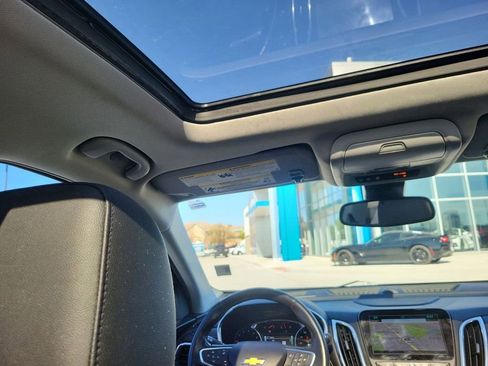 Used 2018 Chevrolet Equinox Premier AWD/4WD image 11