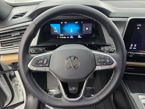 Used 2024 Volkswagen Atlas Cross Sport SE FWD image 18
