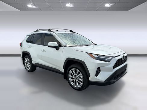 Used 2025 Toyota RAV4 XLE Premium FWD image 7