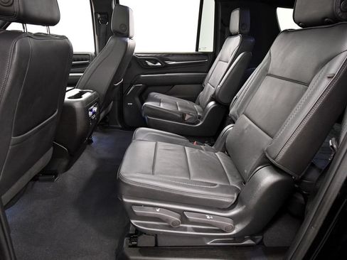 Used 2023 GMC Yukon XL Denali AWD/4WD image 14