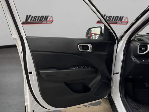 New 2026 Hyundai Venue SE image 16