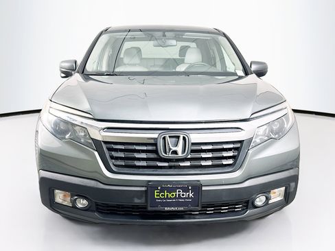 Used 2017 Honda Ridgeline RTL-T image 2