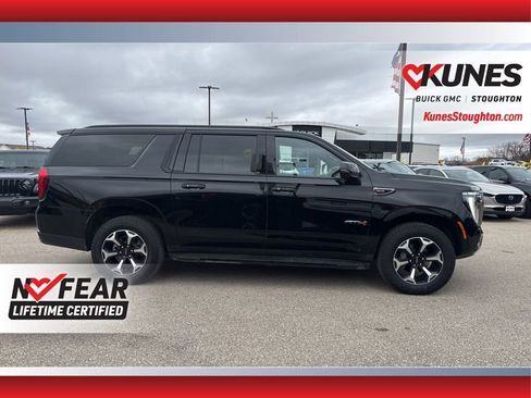 Used 2025 GMC Yukon XL AT4 image 11