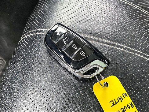 Used 2020 Land Rover Range Rover Velar S image 10