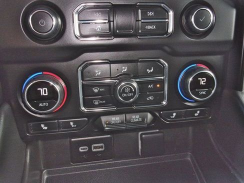 Used 2023 Chevrolet Tahoe Z71 w/ Luxury Package image 24