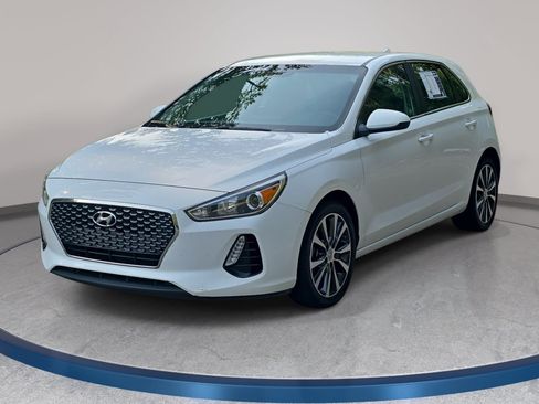 Used 2018 Hyundai Elantra GT FWD image 1