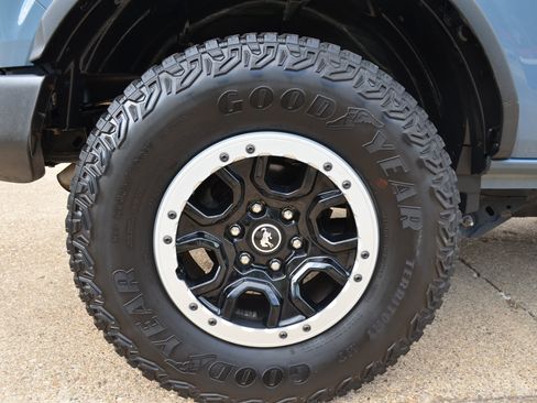 Used 2023 Ford Bronco Outer Banks w/ Sasquatch Package AWD/4WD image 16