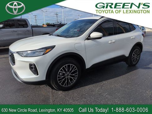 Used 2025 Ford Escape SE FWD image 1