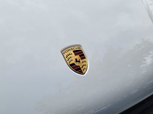 Certified 2025 Porsche Macan image 38
