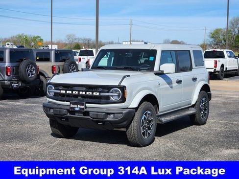 New 2026 Ford Bronco Outer Banks AWD/4WD image 3