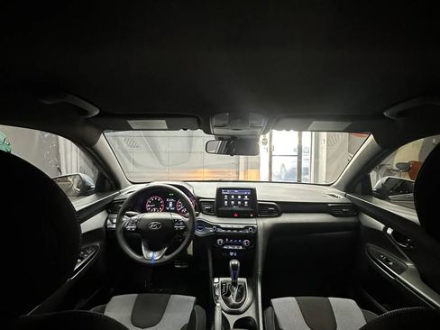 Used 2019 Hyundai Veloster 2.0 FWD image 26