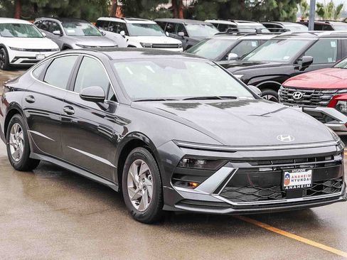 New 2026 Hyundai Sonata SE FWD image 3