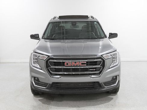 Used 2023 GMC Terrain AT4 image 2