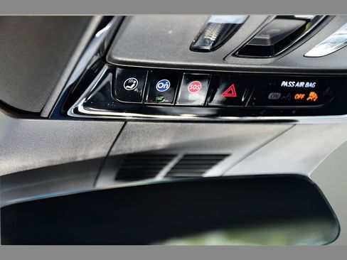 Certified 2024 Cadillac Lyriq Luxury AWD/4WD image 34