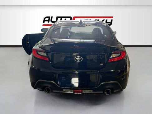Used 2025 Toyota GR86 Premium w/ Performance Package RWD image 6