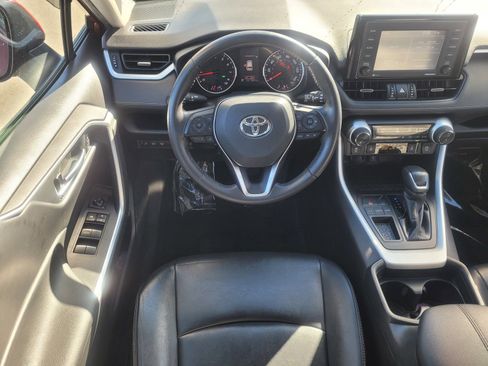 Used 2020 Toyota RAV4 XLE Premium image 14
