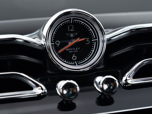 Used 2022 Bentley Bentayga AWD/4WD image 38