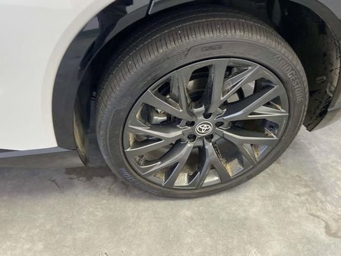 Used 2025 Toyota Crown Signia w/ Advanced Technology Package image 9