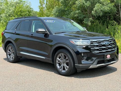 Certified 2025 Ford Explorer Active w/ Active Comfort Package AWD/4WD image 1