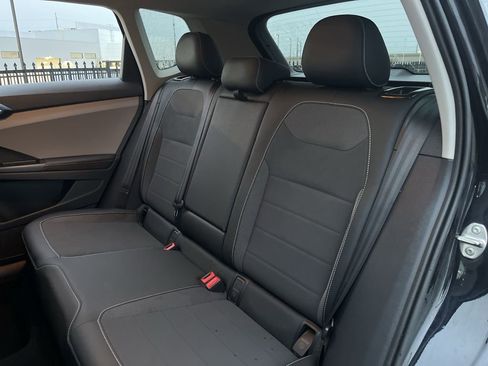 Used 2024 Volkswagen Taos SE image 25