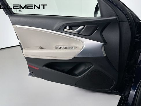 Used 2023 Genesis G70 2.0T RWD image 27
