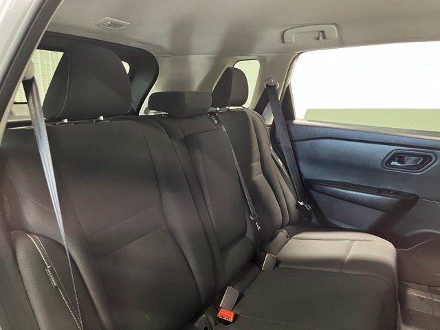 Used 2024 Nissan Rogue S AWD/4WD image 13