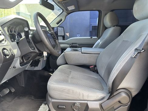 Used 2016 Ford F250 XLT w/ XLT Premium Package AWD/4WD image 13