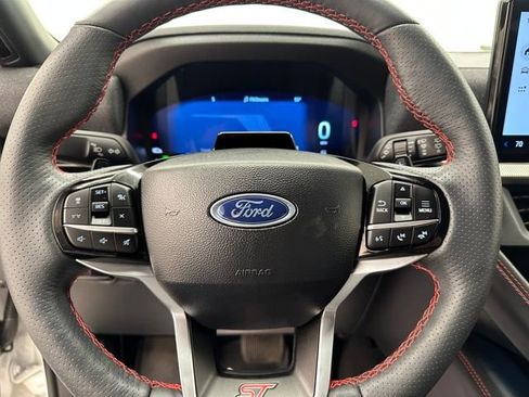 Certified 2025 Ford Explorer ST image 33