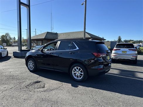 Used 2022 Chevrolet Equinox LT image 3