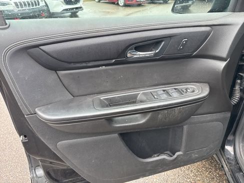 Used 2016 GMC Acadia SLE FWD image 15