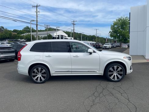 Certified 2024 Volvo XC90 T8 Ultimate w/ Lounge Package AWD/4WD image 3