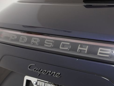 Used 2023 Porsche Cayenne Platinum Edition AWD/4WD image 51