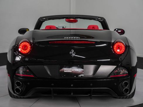 Used 2010 Ferrari California RWD image 10