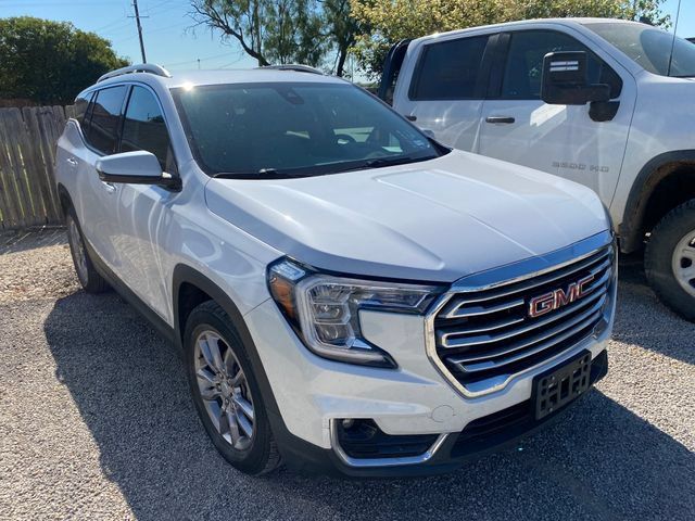 Used 2022 GMC Terrain SLT FWD image 2