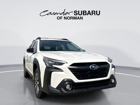 Used 2025 Subaru Outback Premium image 1