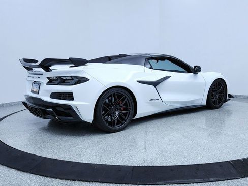 Used 2024 Chevrolet Corvette Z06 image 5
