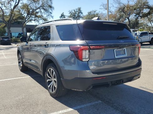 Certified 2025 Ford Explorer ST-Line image 7