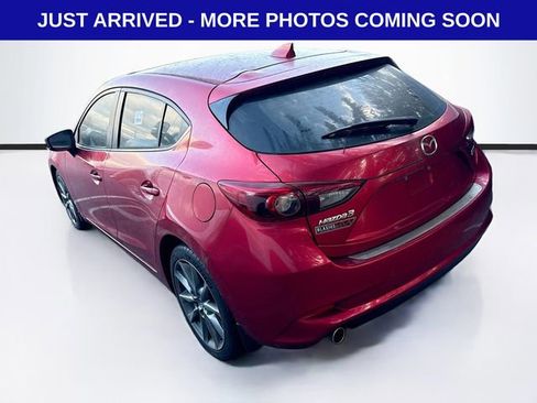 Used 2018 MAZDA MAZDA3 Grand Touring image 4