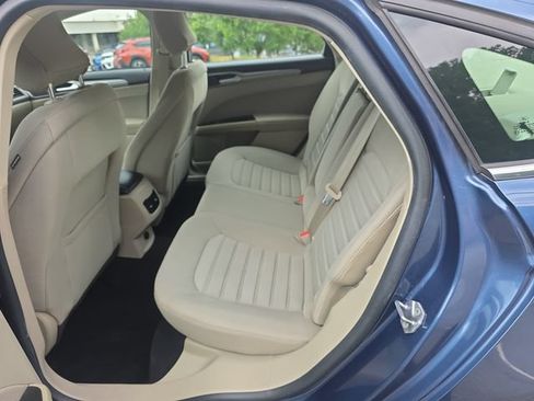 Used 2019 Ford Fusion SE FWD image 22