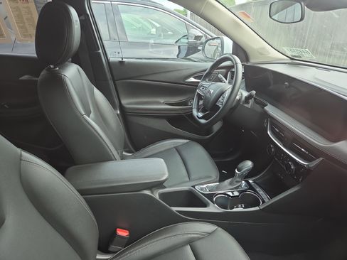 Used 2024 Buick Encore GX Sport Touring FWD image 8