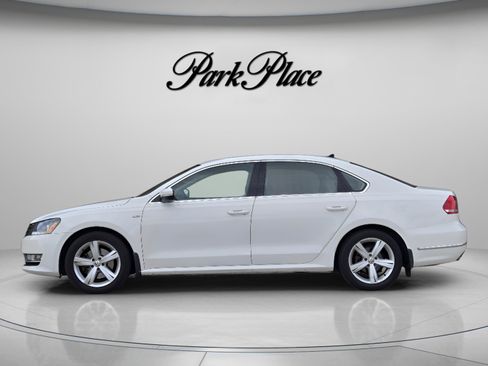 Used 2015 Volkswagen Passat 1.8T Limited Edition image 2