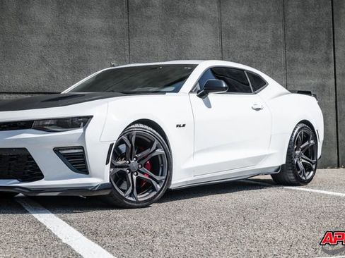 Used 2018 Chevrolet Camaro SS image 38