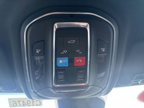 Used 2023 Jeep Grand Cherokee L Laredo image 23