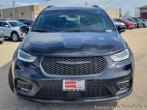 Used 2025 Chrysler Pacifica Limited FWD image 6